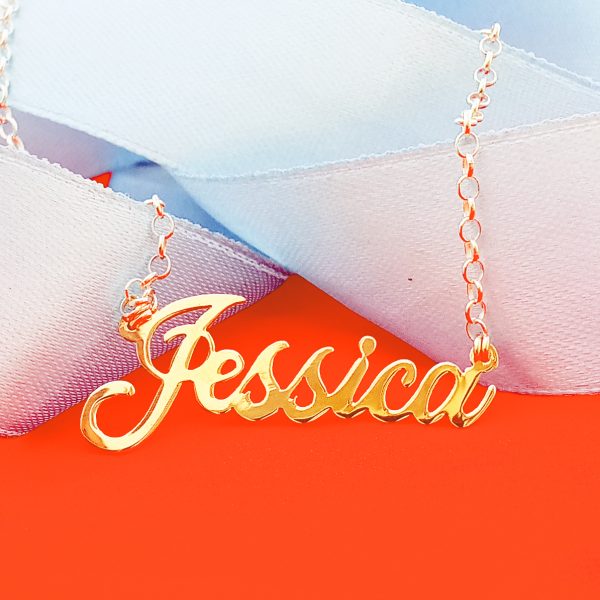 שרשרת עם שם באנגלית בעיצוב אישי