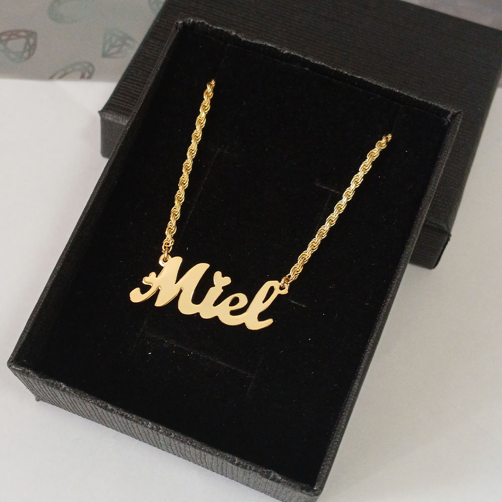 תליון שם עם שרשרת שם באנגלית - ישראל