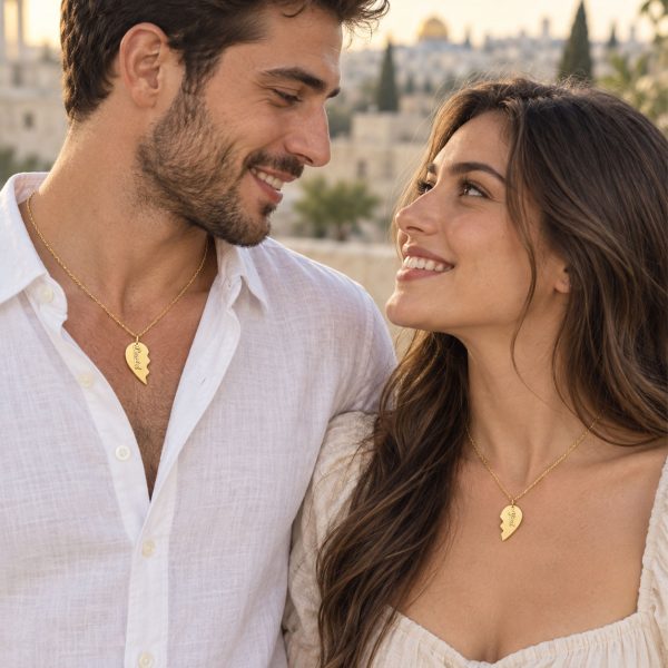 שרשרת לב חצוי לזוגות עם שמות בעיצוב אישי